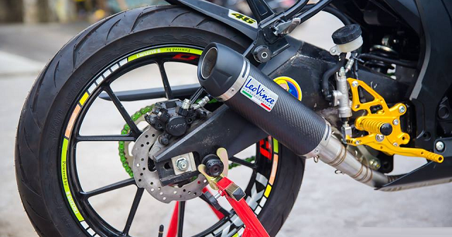 Con GSX R150 này lên pô Akrapovic, âm thanh nổ ra nghe phê tới nóc luôn.